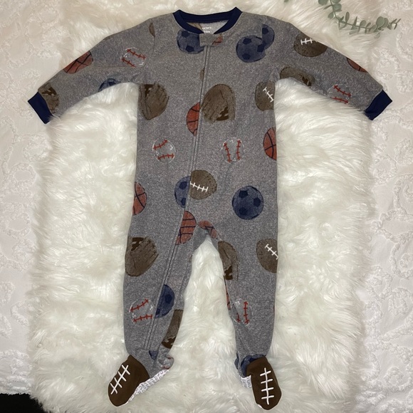 NWOT Bundle Of Two Zippered Fleece Onesies 24 Months Gerber & Carter’s - Picture 7 of 12